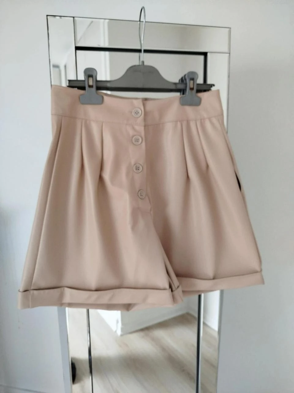 🎁Short habillé beige en simili-cuir NEUF Cloothes Femme Taille M / 38